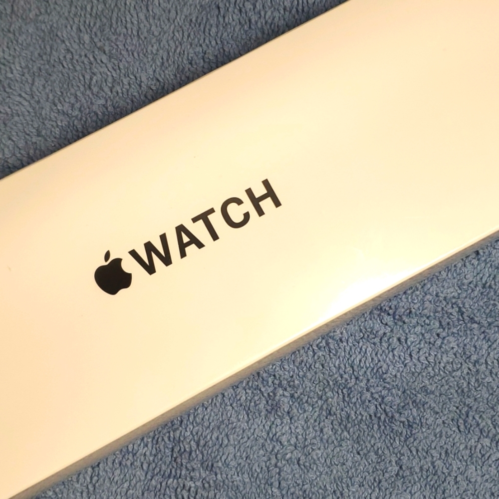 Re-listed Apple Watch SE  44M Midnight band